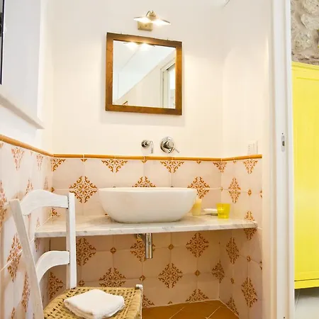 La Via Del Carretto Capri Leone