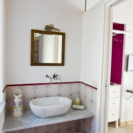 Bed & Breakfast La Via Del Carretto Capri Leone