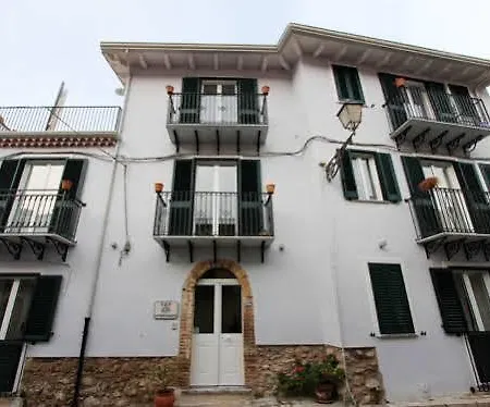 Bed & Breakfast La Via Del Carretto 3*